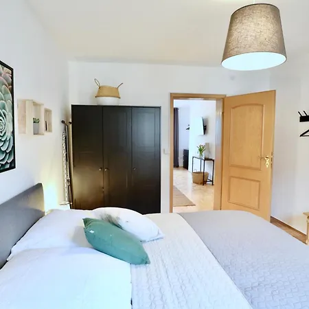 Apartament Sapphire Apartment: Free Parking + Netflix + Bathtub Essen