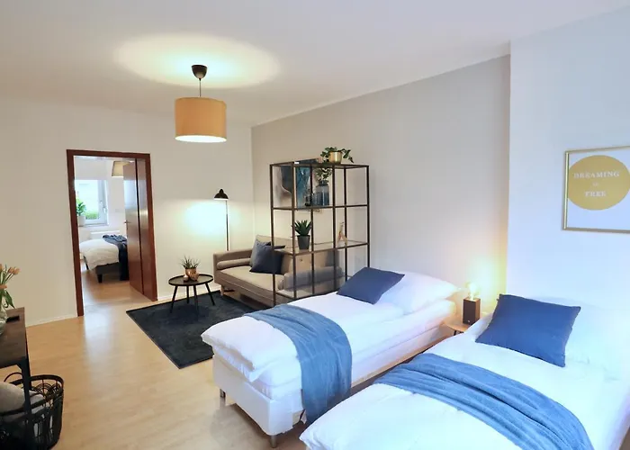 Sapphire Apartment: Free Parking + Netflix + Bathtub *