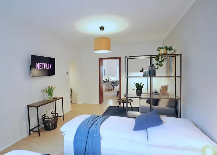 Sapphire Apartment: Free Parking + Netflix + Bathtub *