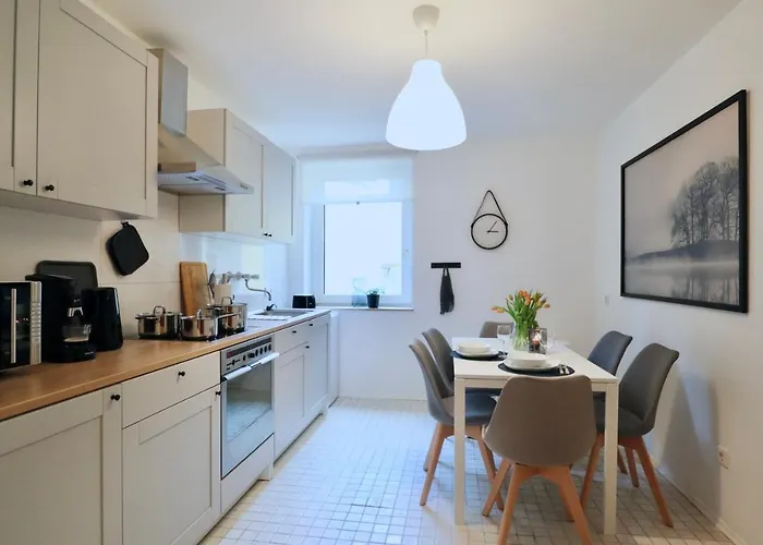 Sapphire Apartment: Free Parking + Netflix + Bathtub 公寓