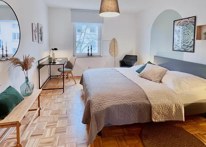 Sapphire Apartment: Free Parking + Netflix + Bathtub *